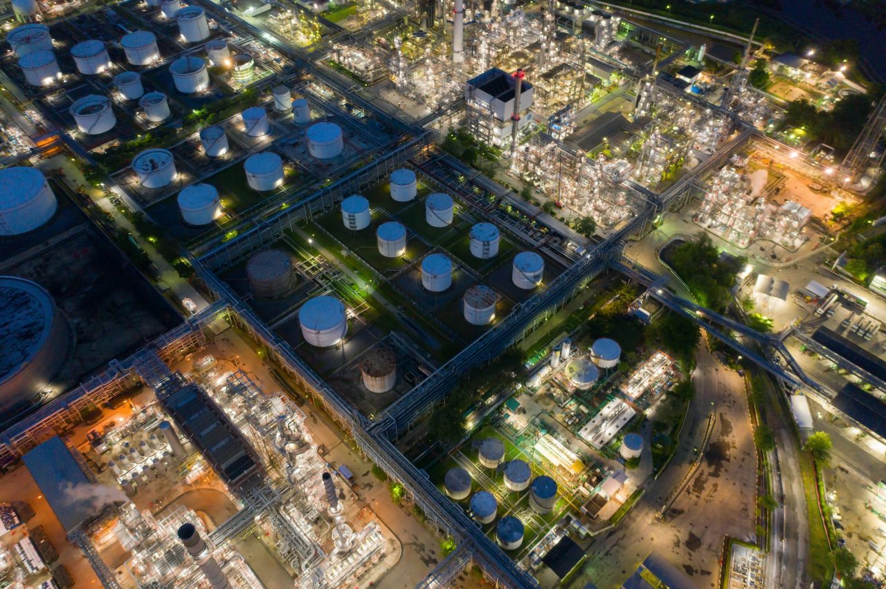 petrochemical-oil-refinery-in-bangkok-city-thailand-oil-and-gas-tanks-in-industry-factory-